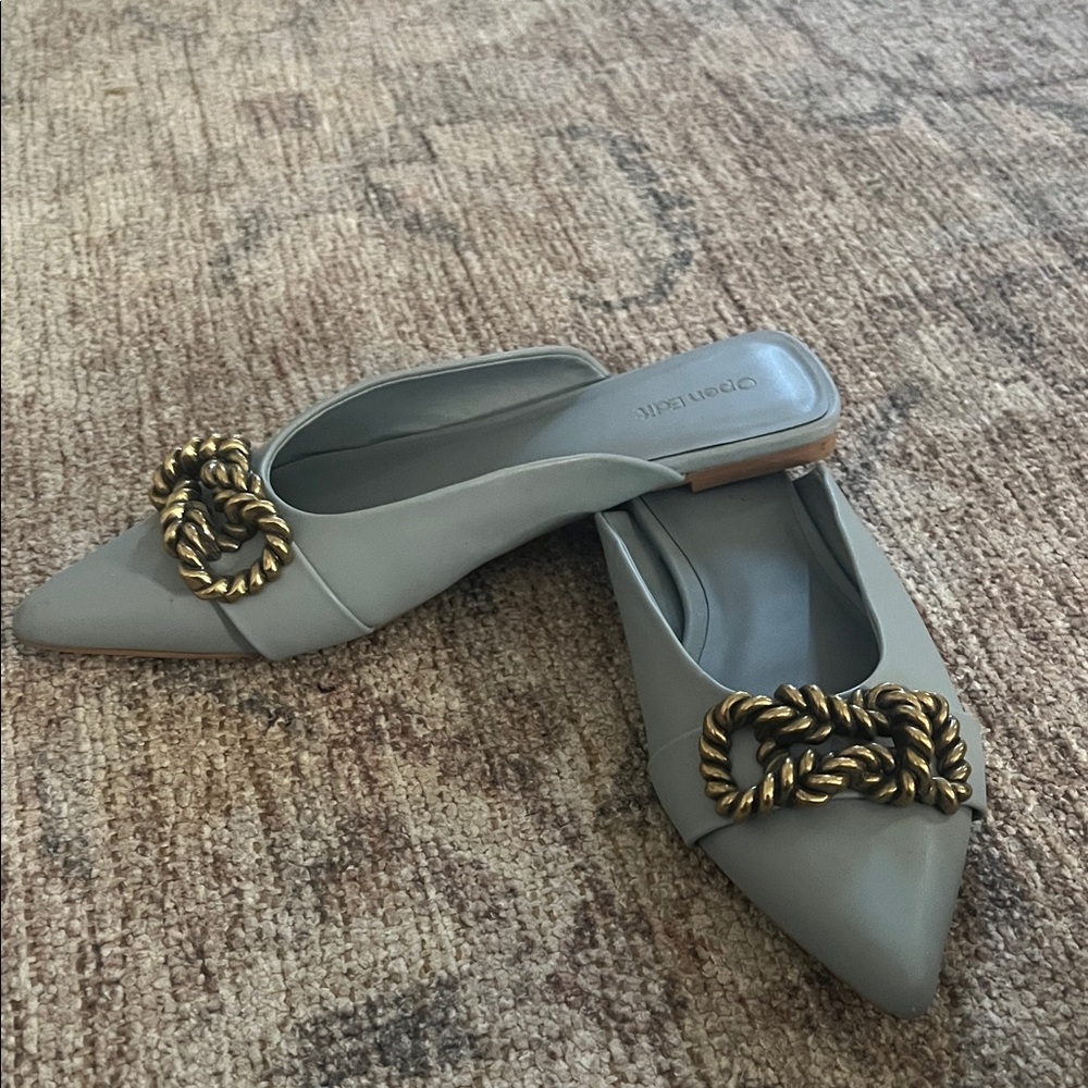 Chic Gray Flats with Gold Chain Detail